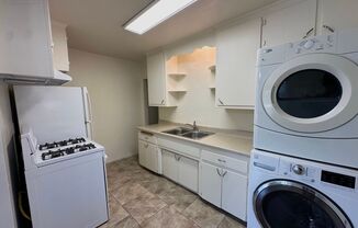 2 beds, 1 bath, 900 sqft, $1,850, Unit Unit 1015