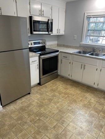 8 GROTON HARVARD RD