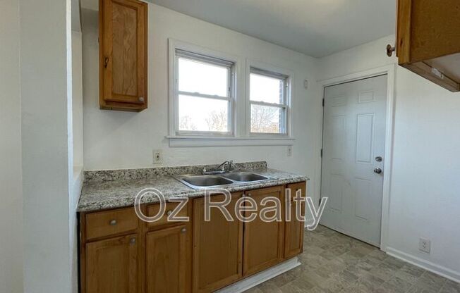 416 MAUMEE AVE