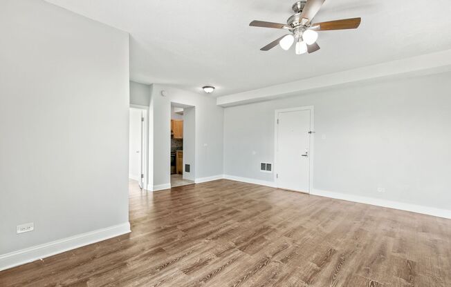 1 bed, 1 bath, 520 sqft, $1,945, Unit 902