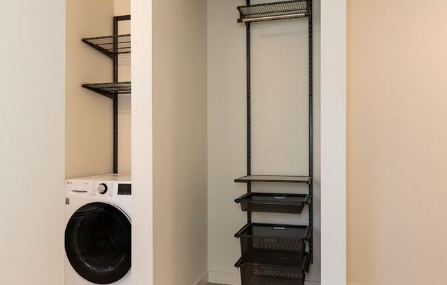 Studio, 1 bath, 310 sqft, $1,395, Unit 405