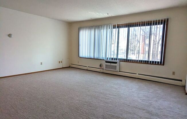 2 beds, 1 bath, 975 sqft, $1,295, Unit 105