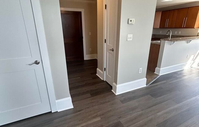 1 bed, 1.5 baths, 737 sqft, $1,450, Unit 604