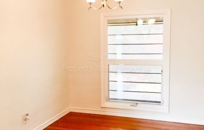 Charming 2 Bd/1 Ba (plus a bonus room) single-family house in Concord for Lease close to BART available 10/15 for Lease