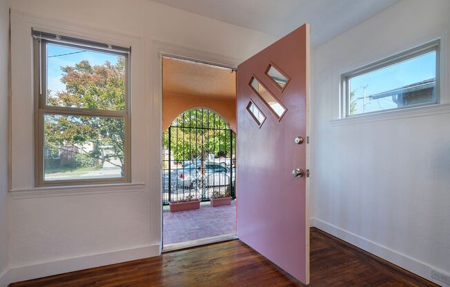 Spacious Two Story Albany Home Two Blocks to Solano Ave