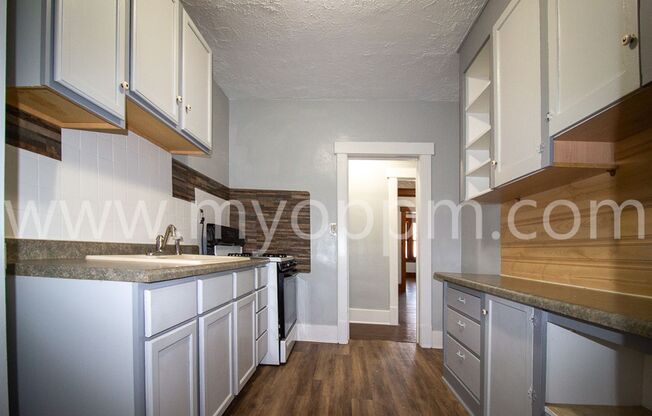 4 beds, 1 bath, 1,600 sqft, $1,300, Unit 2821/01