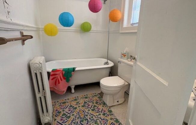 1 bed, 1 bath, 750 sqft, $1,325, Unit 218-7