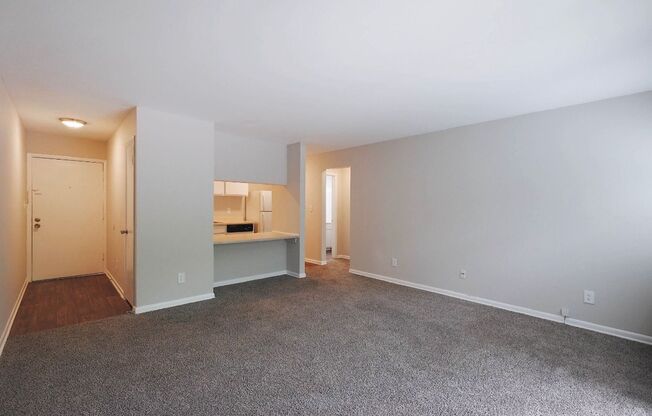 1 bed, 1 bath, 672 sqft, $1,175, Unit 2010-12