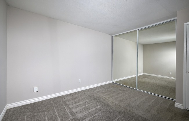2 bedroom bedroom and closet