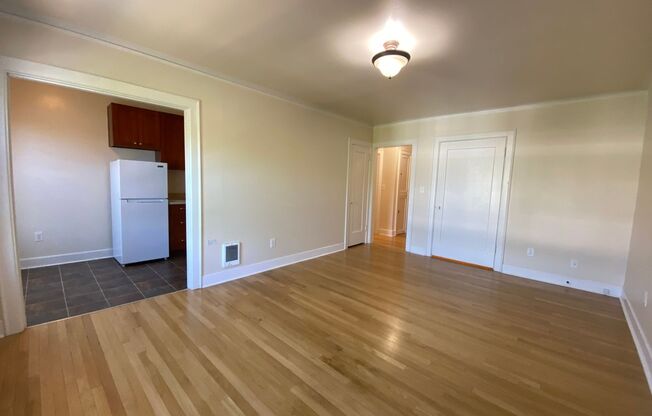 Studio, 1 bath, 454 sqft, $1,545, Unit 303