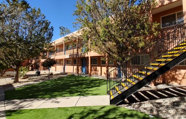 Casa Del Arroyo Apartments