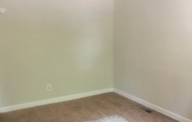 Coming soon! 3 bed house!! Stainless Steel Appliances!