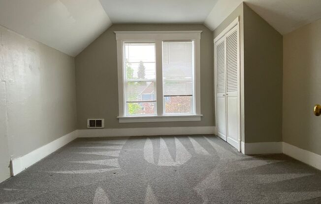 2 beds, 1 bath, 850 sqft, $1,325, Unit Unit 3