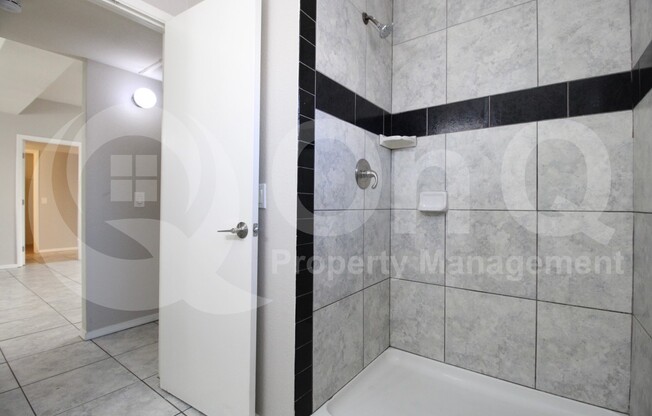 3 beds, 2 baths, 1,088 sqft, $1,700, Unit 120