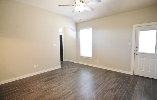 3 beds, 2 baths, $1,595