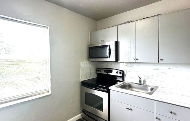 Centrally located unit- New Kitchen
