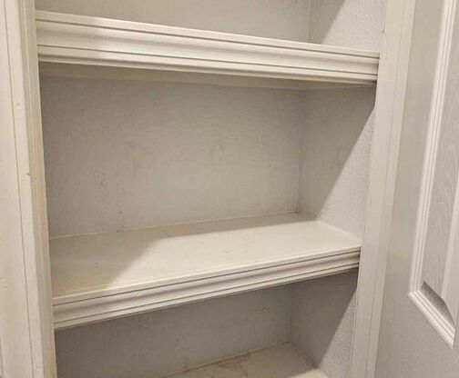 2 beds, 2 baths, 940 sqft, $850, Unit Unit 2