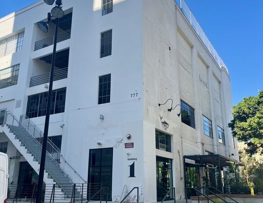 1 bed, 2 baths, 1,189 sqft, $3,950, Unit 504