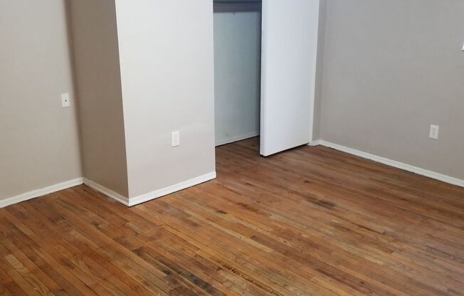 Conveniently Located 2 Bedroom Apartment in Millvale!