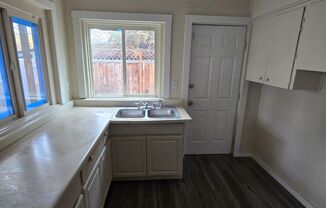 4 beds, 1 bath, $1,525