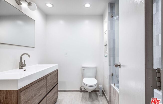 1 bed, 1 bath, 762 sqft, $2,400, Unit 602