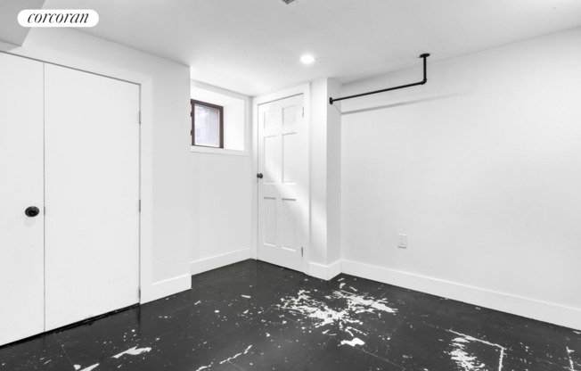 297 HINSDALE ST