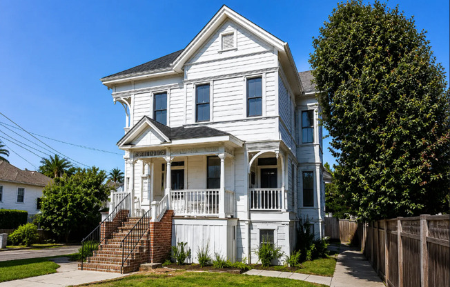 1167 East Santa Clara St