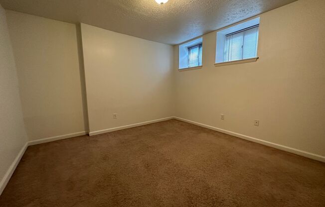 2 beds, 1 bath, 900 sqft, $1,620, Unit 732 S. Millvale Ave. #C2