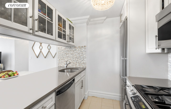 3 beds, 2 baths, 968 sqft, $8,500, Unit 32B