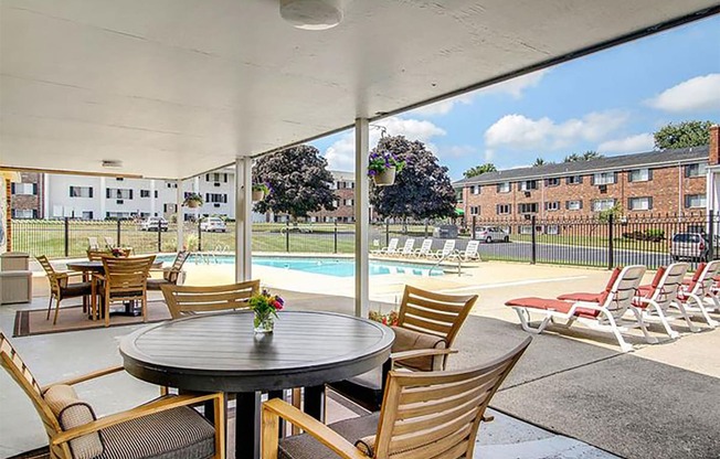 Element on Main Outdoor Lounge