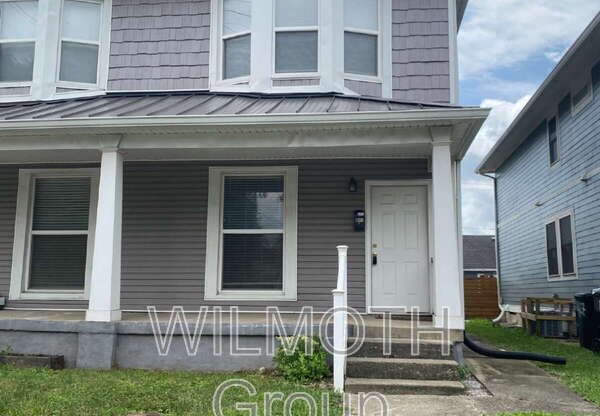 1429 E NEW YORK ST