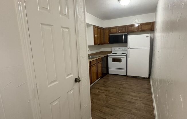 1 bed, 1 bath, 709 sqft, $895, Unit 410-120