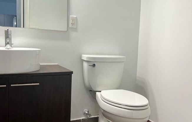 Studio, 1 bath, 962 sqft, $3,150, Unit Unit 605