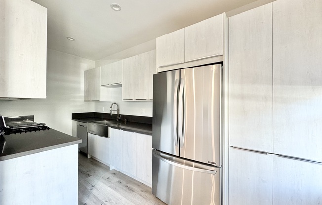 141 N Swall Dr