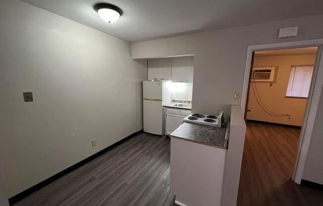 1 bed, 1 bath, 400 sqft, $625, Unit 02