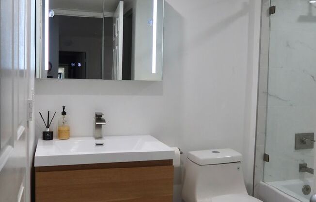 2 beds, 2 baths, 1,124 sqft, $2,600, Unit Bedroom 1