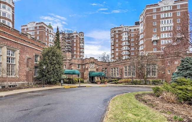 2 beds, 2 baths, 1,115 sqft, $3,900, Unit B309