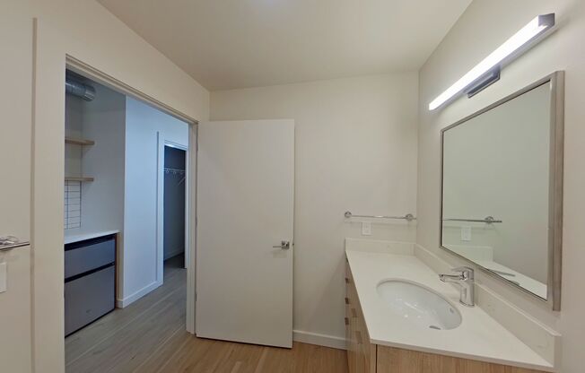 Studio, 1 bath, 314 sqft, $1,300, Unit 314