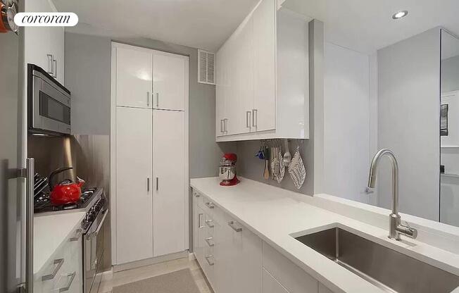 2 beds, 2 baths, 1,091 sqft, $7,500, Unit 20B