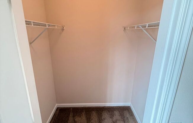 2 beds, 1 bath, 1,131 sqft, $1,252, Unit 01-302