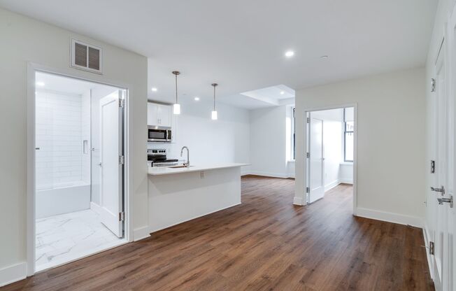 3 beds, 1 bath, 971 sqft, $3,400, Unit 303