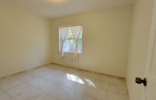 3 beds, 1 bath, $2,175