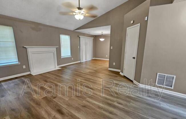 7819 TAYLOR CIR