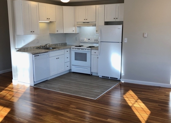 137 W EMERSON