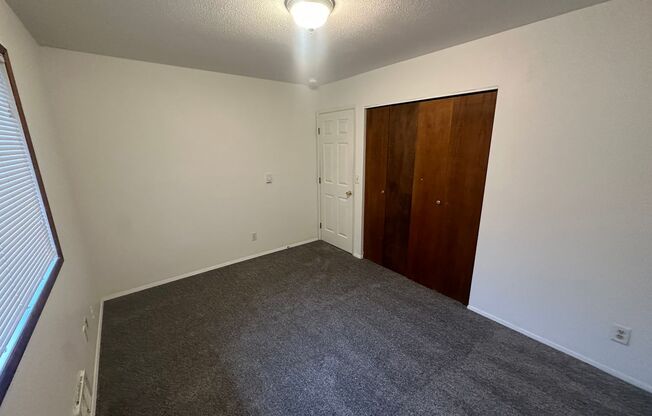 3 beds, 1 bath, $2,200