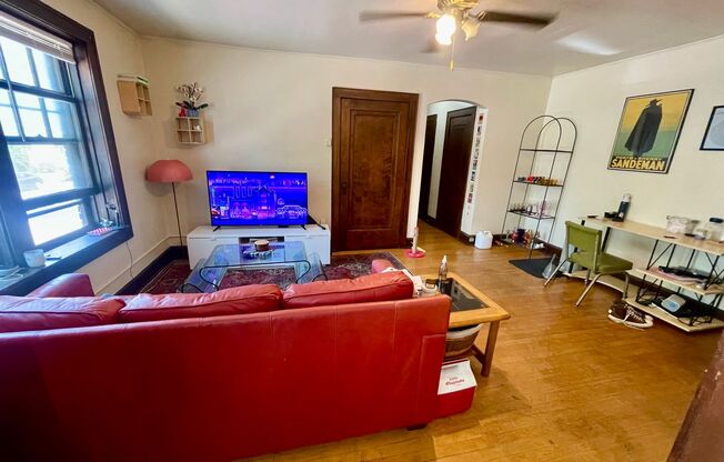 1805 E Park Pl.