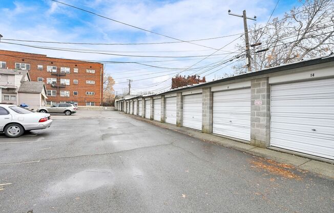 1 bed, 1 bath, $1,100, Unit 714