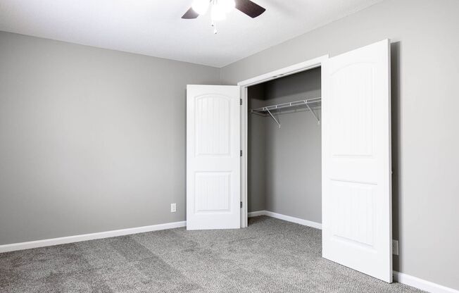 2 beds, 1 bath, 812 sqft, $905, Unit K-5