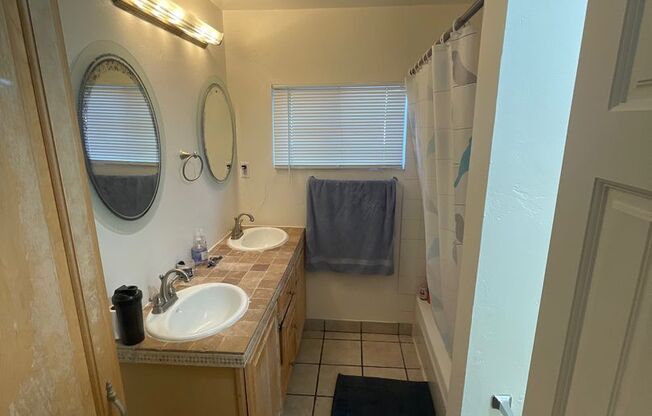 5 Bedroom-2 Bathroom Single Story Home near SDSU, Co-Signers Welcome!