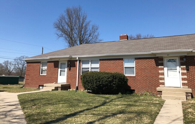 2 beds, 1 bath, 1,400 sqft, $1,084, Unit 4420-10